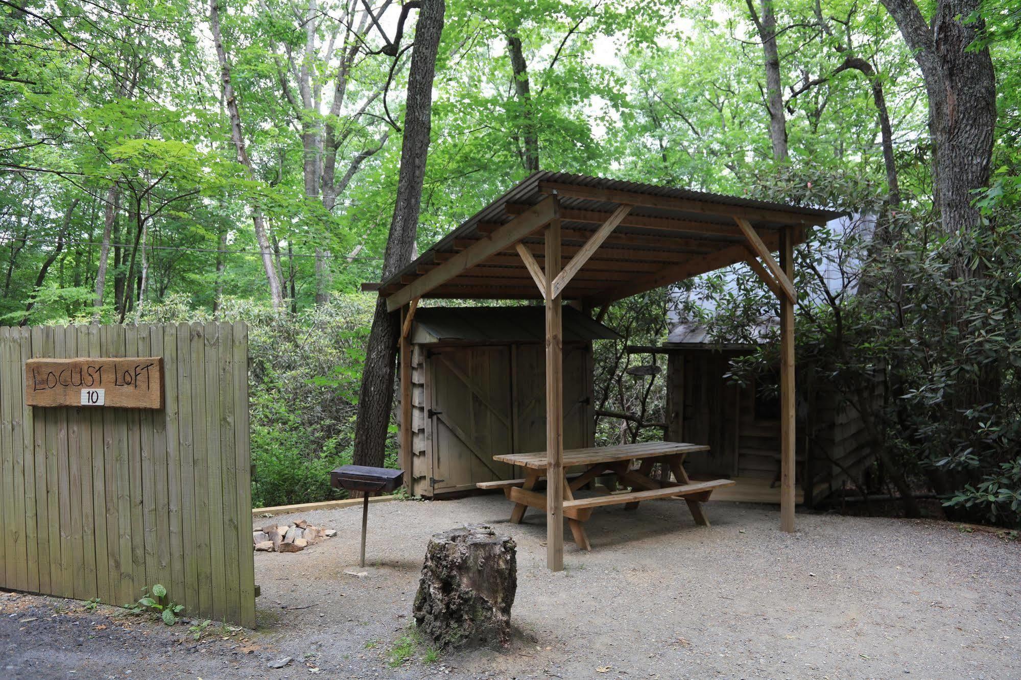 Linville Falls Campground, Rv Park, And Cabins Exteriör bild