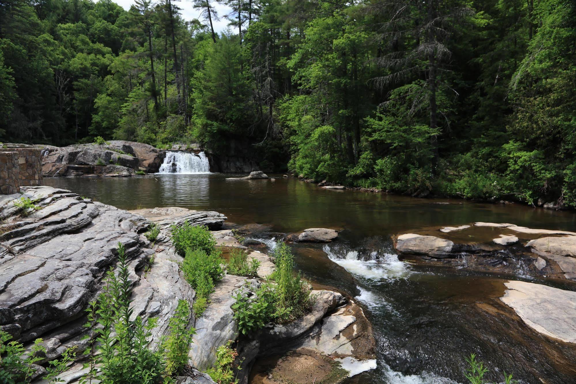 Linville Falls Campground, Rv Park, And Cabins Exteriör bild