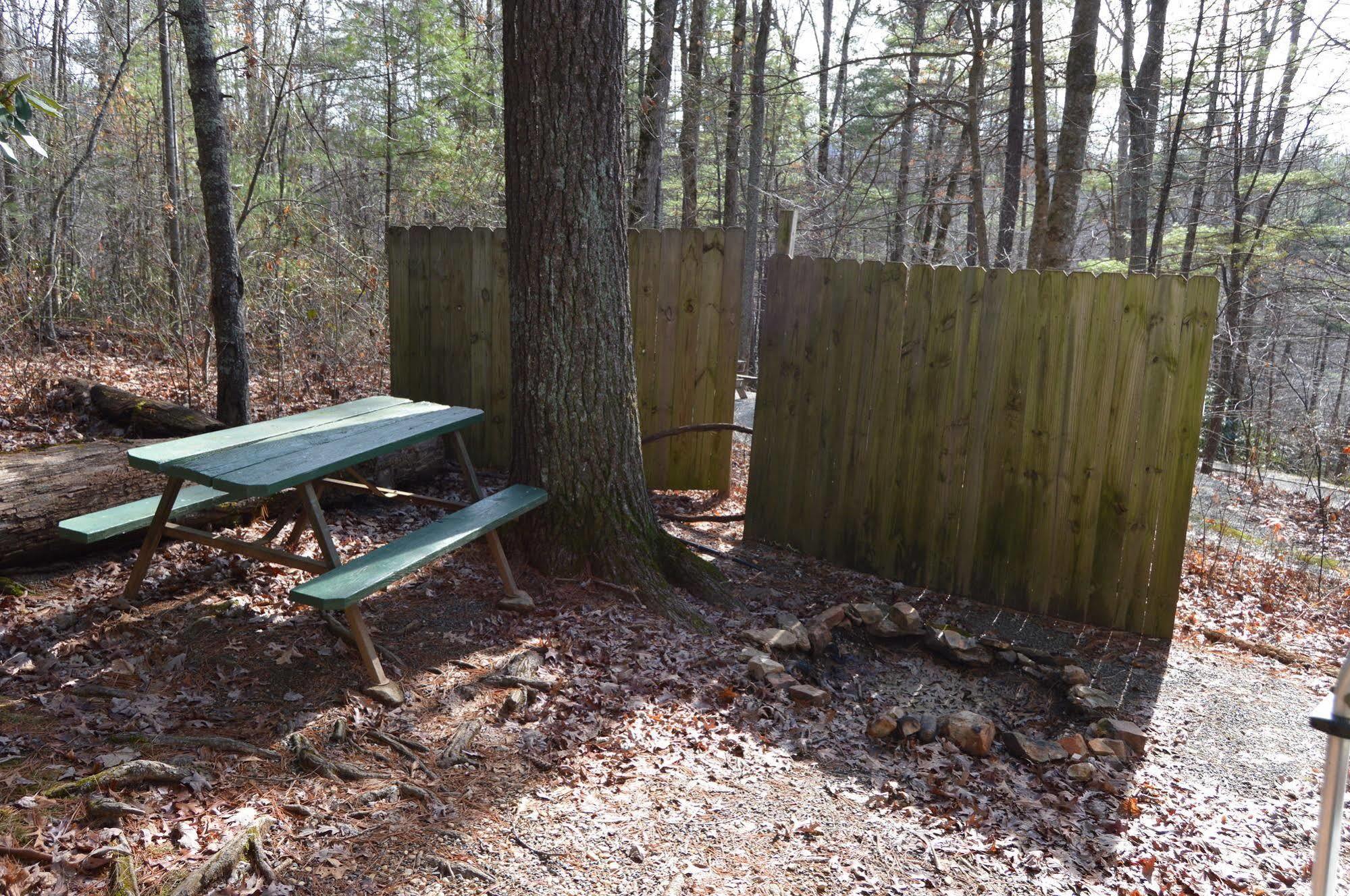 Linville Falls Campground, Rv Park, And Cabins Exteriör bild