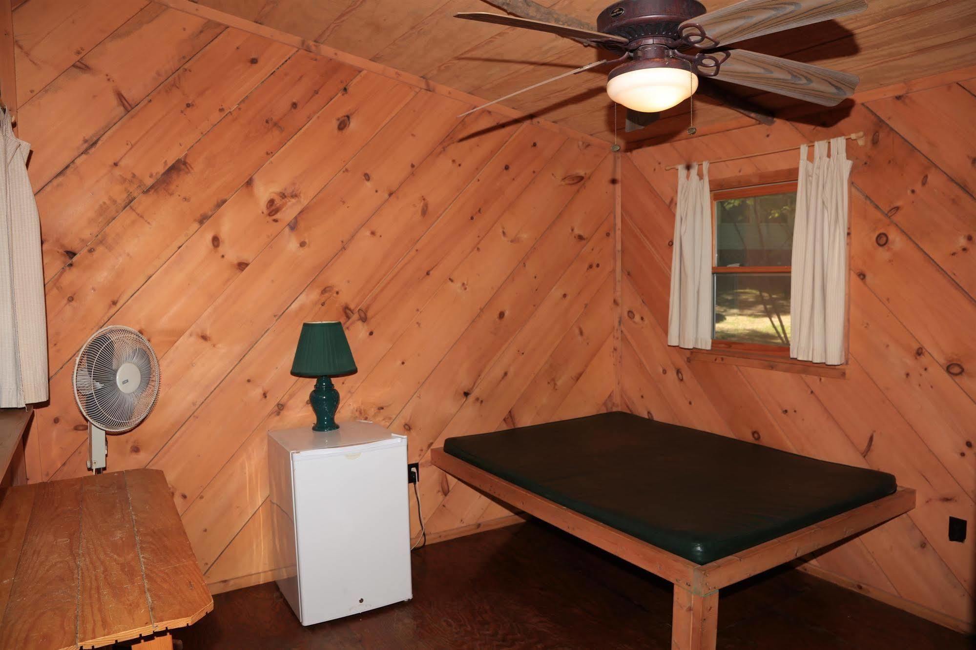 Linville Falls Campground, Rv Park, And Cabins Exteriör bild